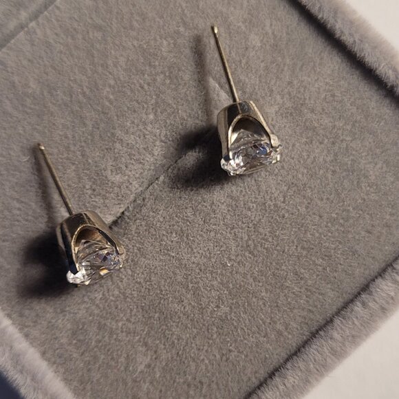 Round Clear CZ Stone Stud Earrings 14k White Gold - Picture 5 of 15